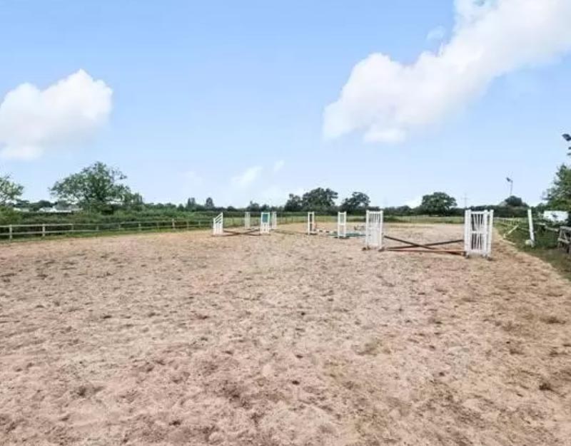 Horse Arena - Bedfordshire